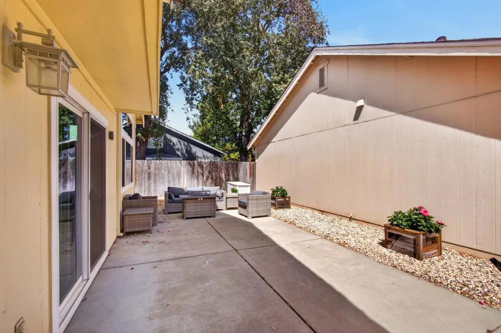 6416 Laguna Mirage Lane Elk Grove, CA 95758