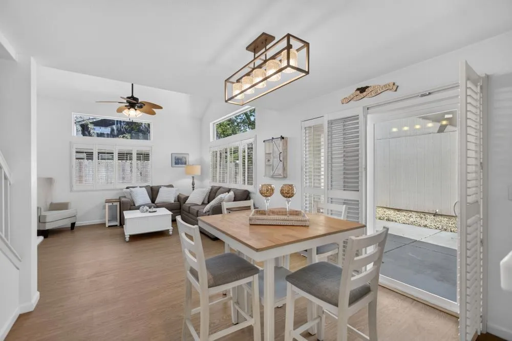 6416 Laguna Mirage Lane Elk Grove, CA 95758