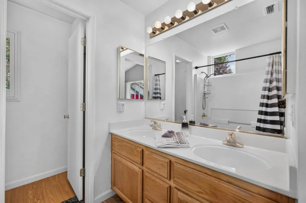 6416 Laguna Mirage Lane Elk Grove, CA 95758
