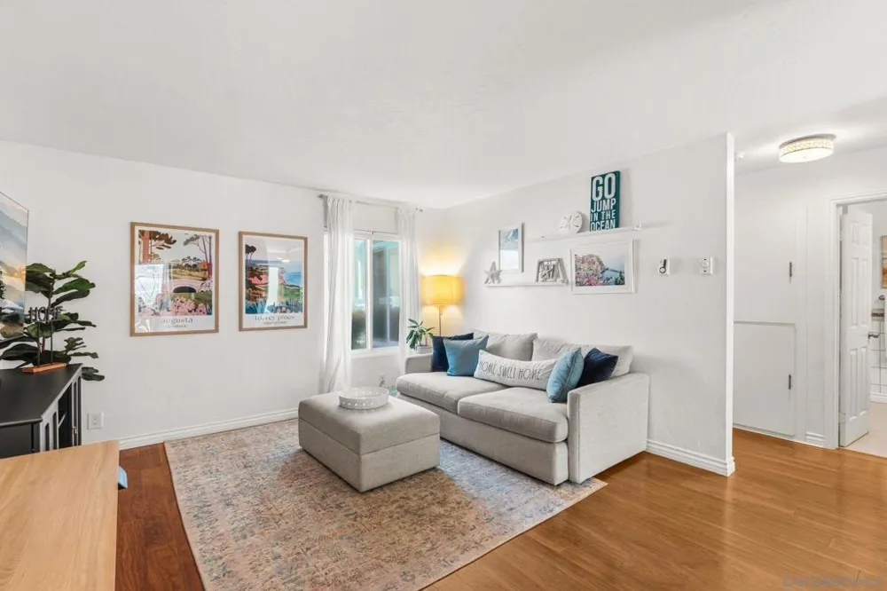 13754 Mango Dr #130 Del Mar, CA 92014