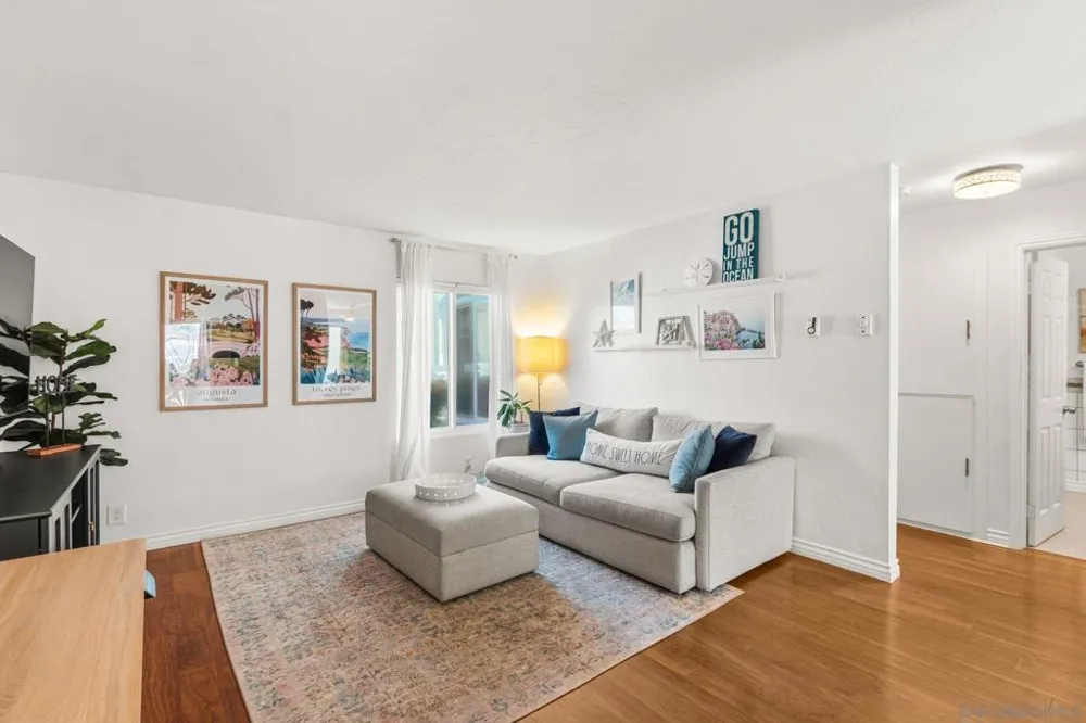 13754 Mango Dr #130 Del Mar, CA 92014