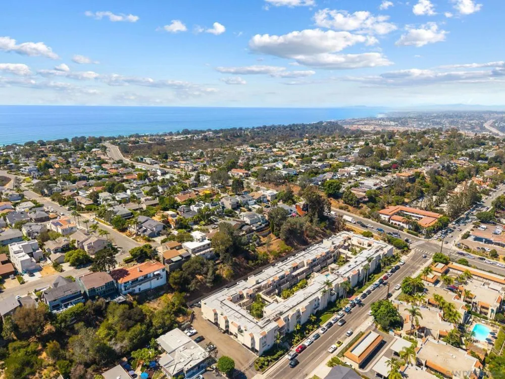 13754 Mango Dr #130 Del Mar, CA 92014