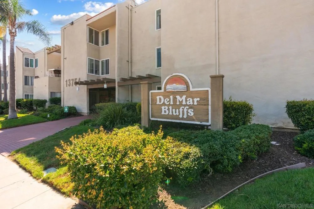 13754 Mango Dr #130 Del Mar, CA 92014