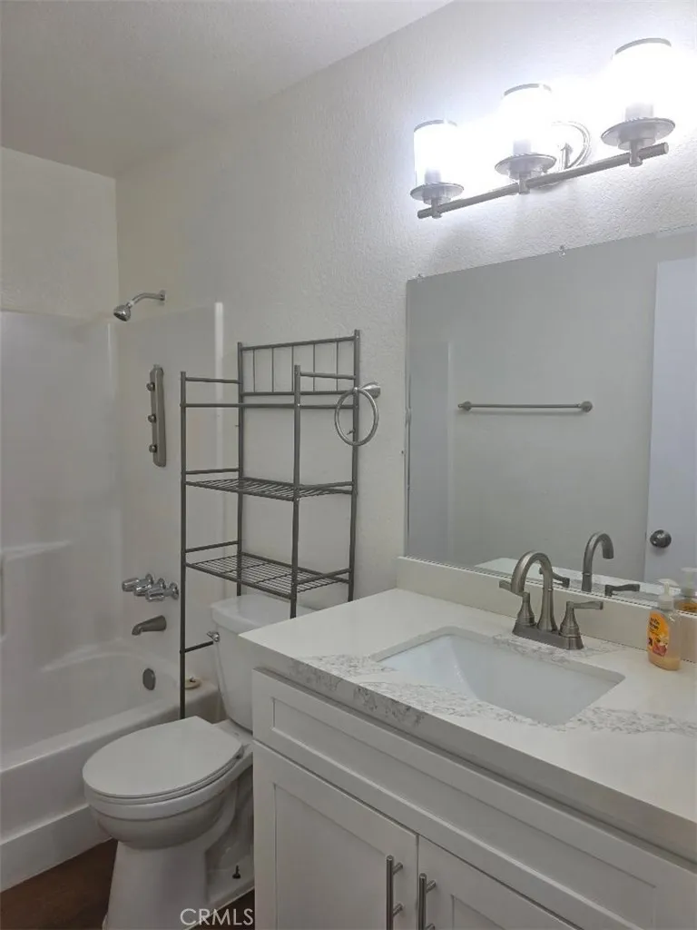 4326 W 142nd Street #8 Hawthorne, CA 90250