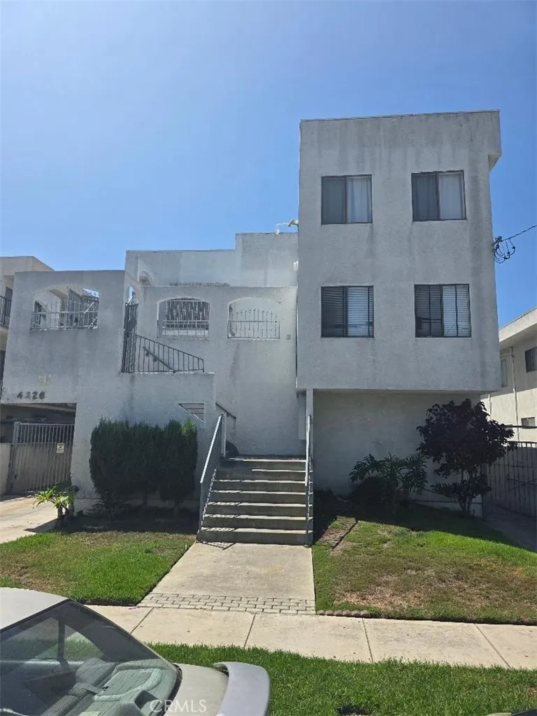 4326 W 142nd Street #8 Hawthorne, CA 90250