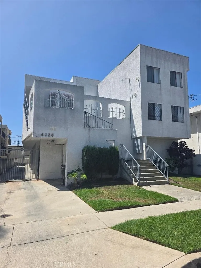 4326 W 142nd Street #8 Hawthorne, CA 90250