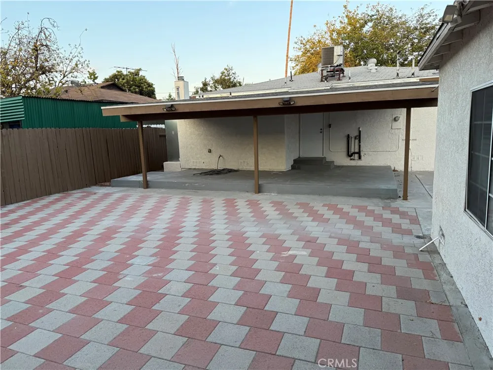 7307 Tyrone Van Nuys, CA 91405