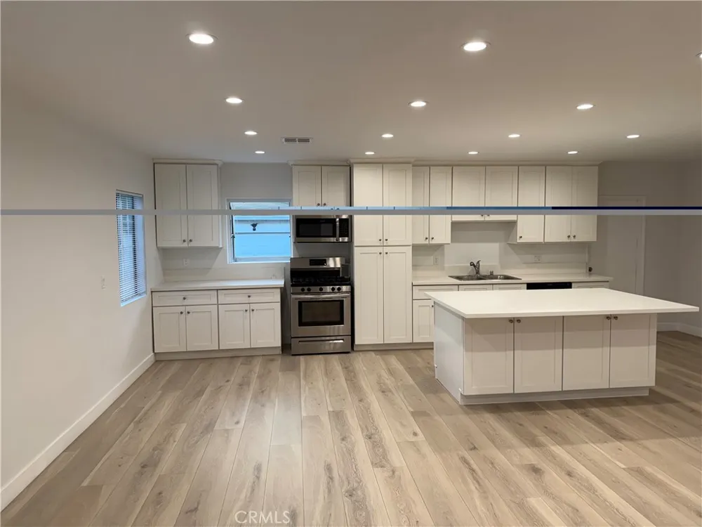 7307 Tyrone Van Nuys, CA 91405