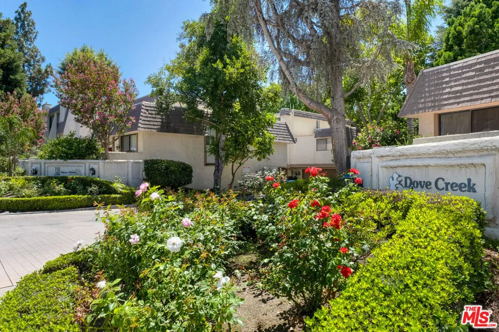 6225 Shoup Avenue #109 Woodland Hills, CA 91367