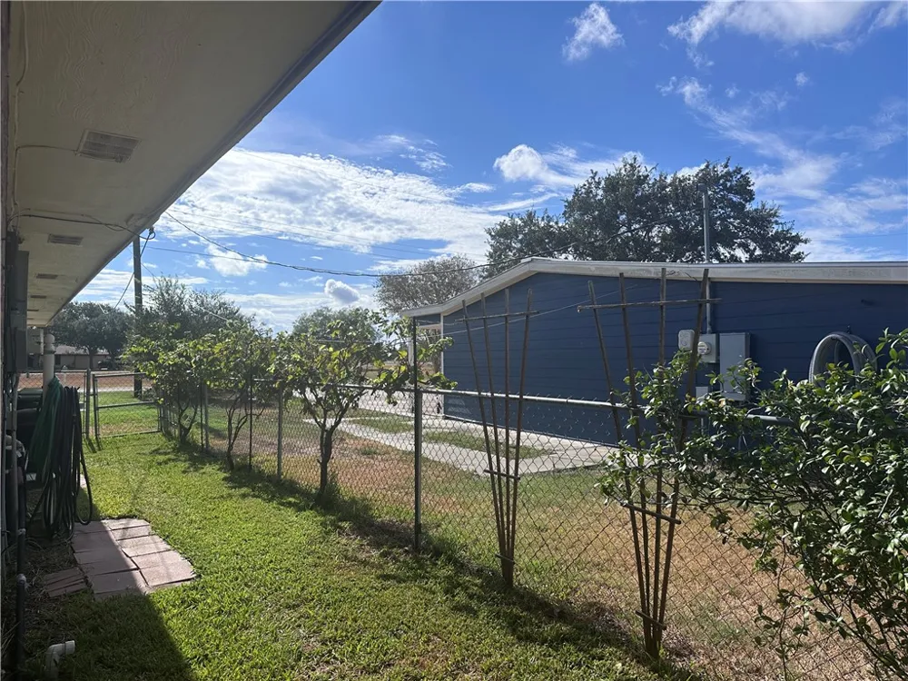 152 Zenna Drive Mathis, TX 78368