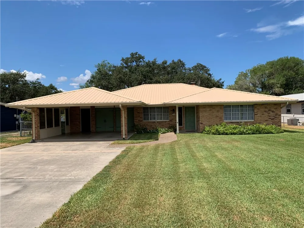 152 Zenna Drive Mathis, TX 78368