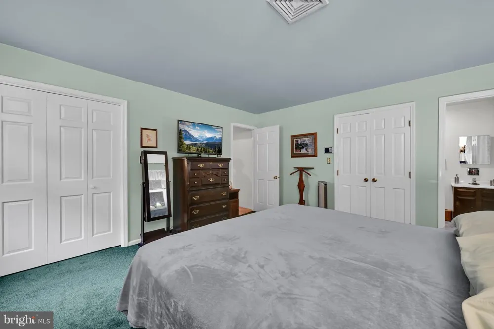 404 HILL CIRCLE Reading, PA 19607
