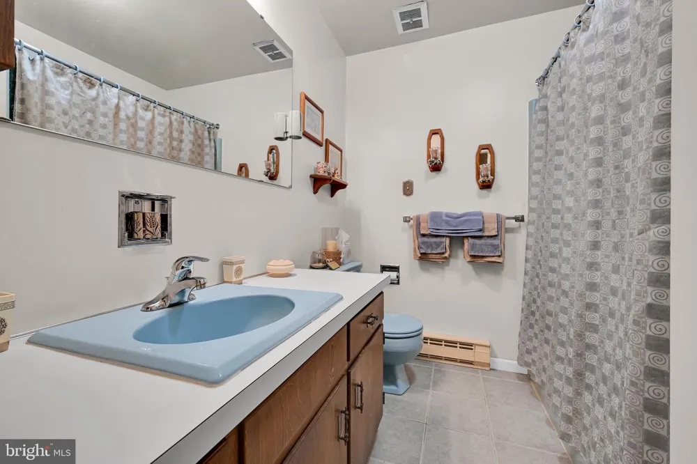 404 HILL CIRCLE Reading, PA 19607