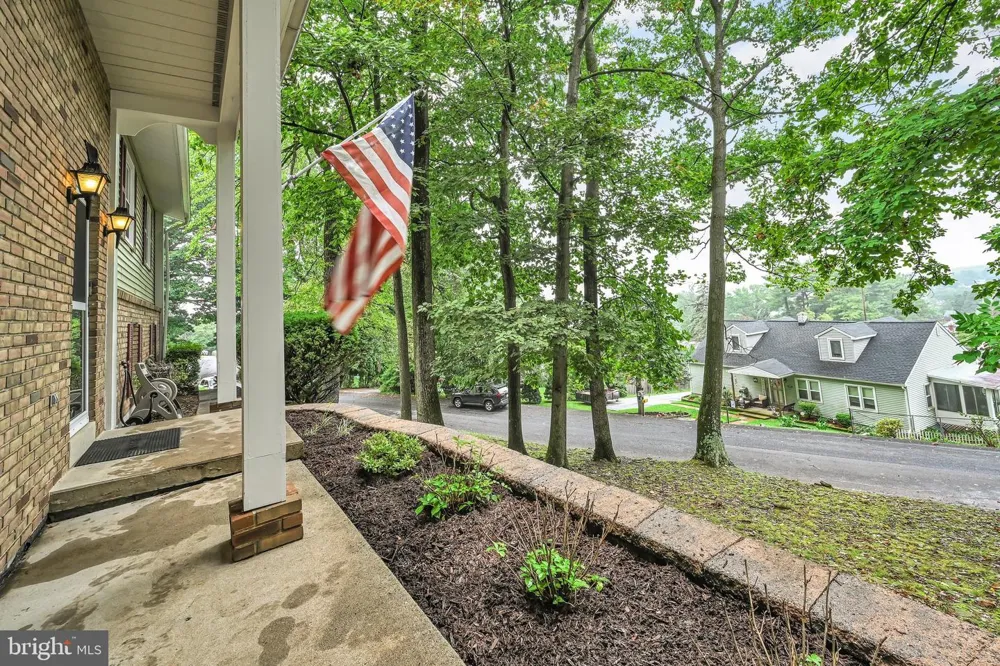 404 HILL CIRCLE Reading, PA 19607