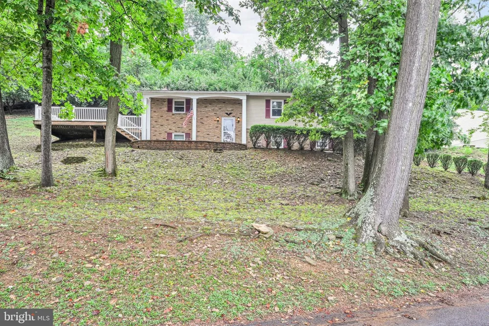 404 HILL CIRCLE Reading, PA 19607