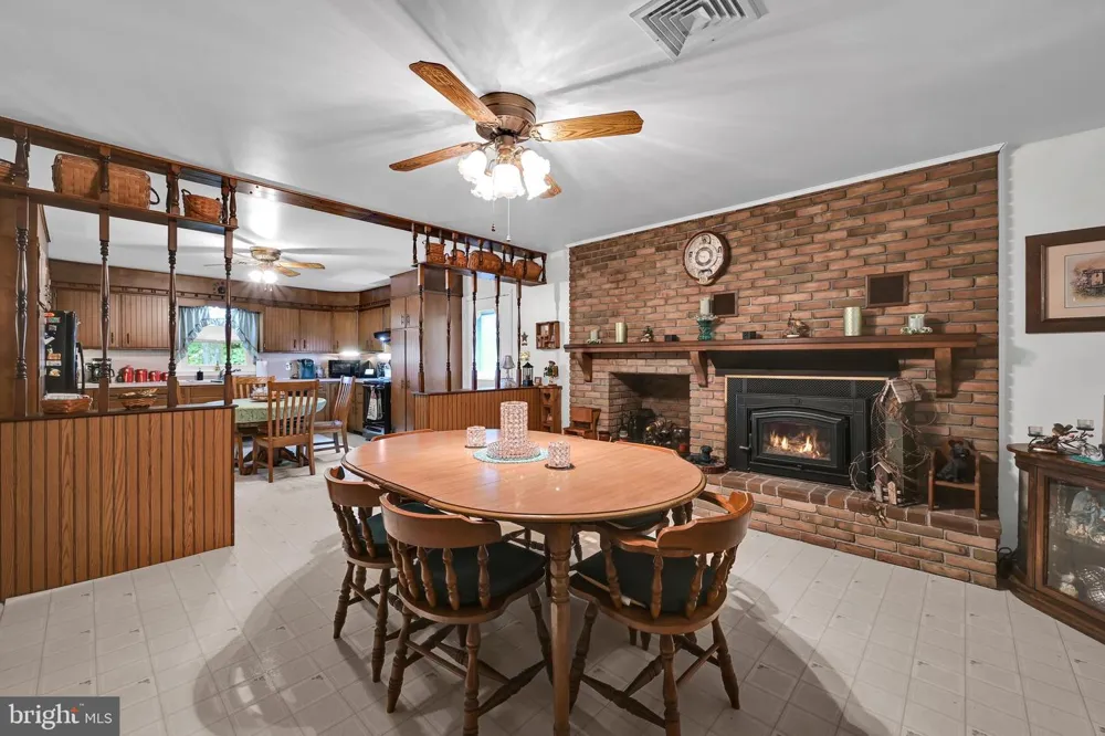 404 HILL CIRCLE Reading, PA 19607