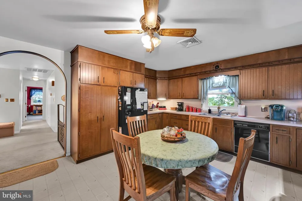 404 HILL CIRCLE Reading, PA 19607