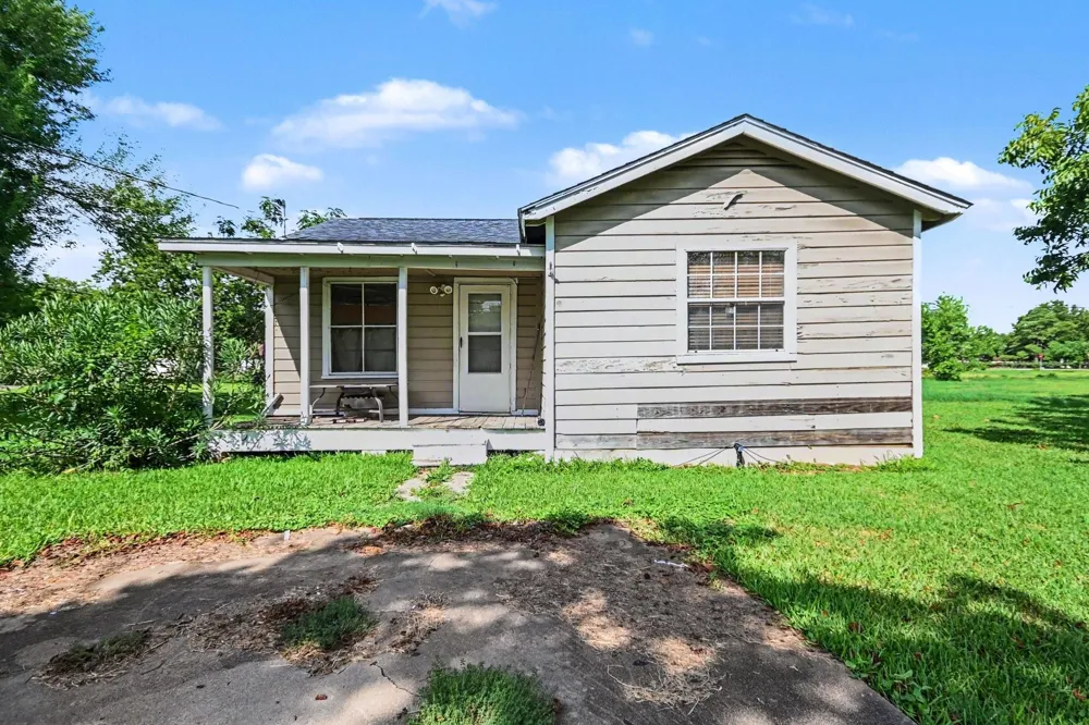 1724 Avenue S Freeport, TX 77541
