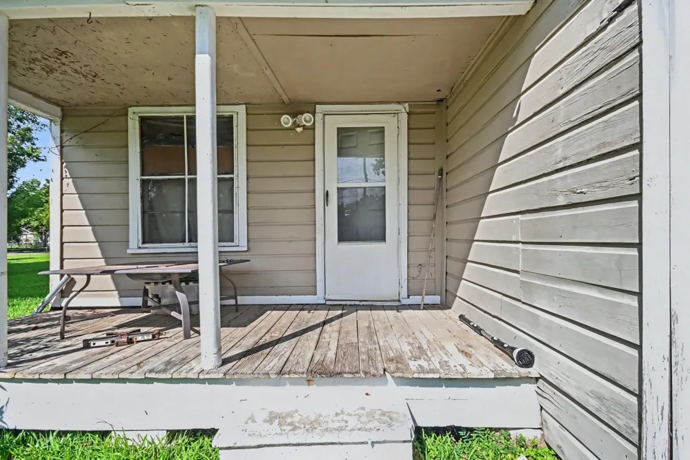 1724 Avenue S Freeport, TX 77541