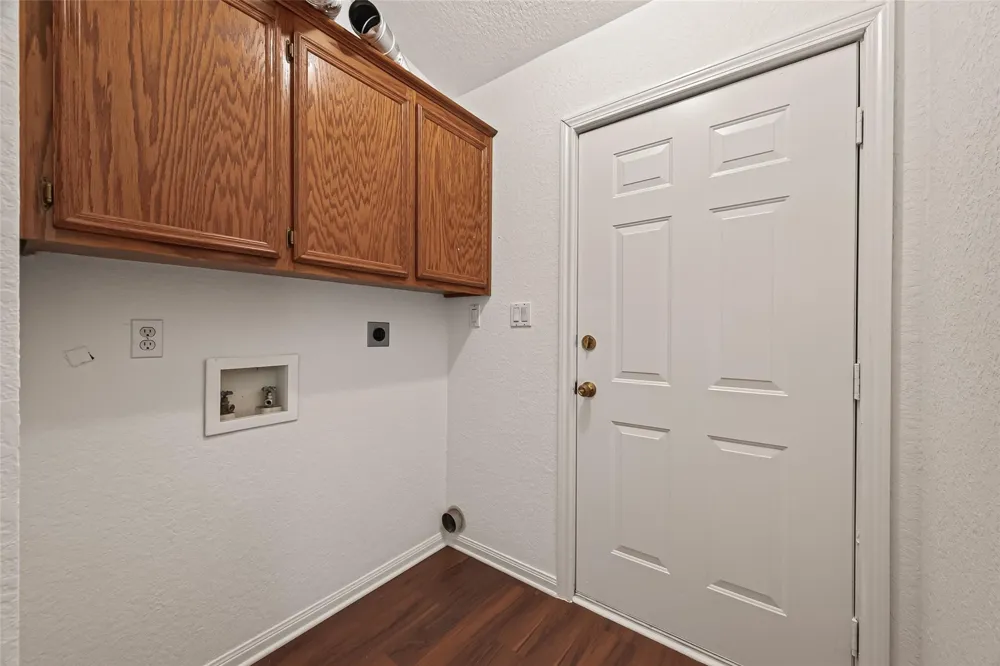 831 Easy St La Porte, TX 77571