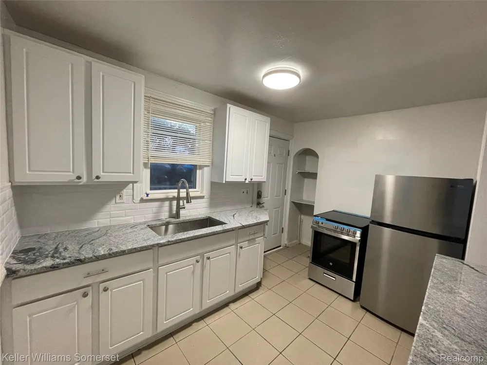 18722 BRADY Redford Charter Township, MI 48240