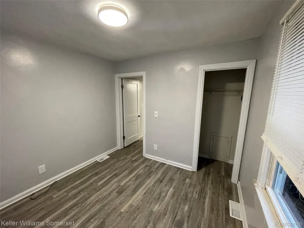 18722 BRADY Redford Charter Township, MI 48240