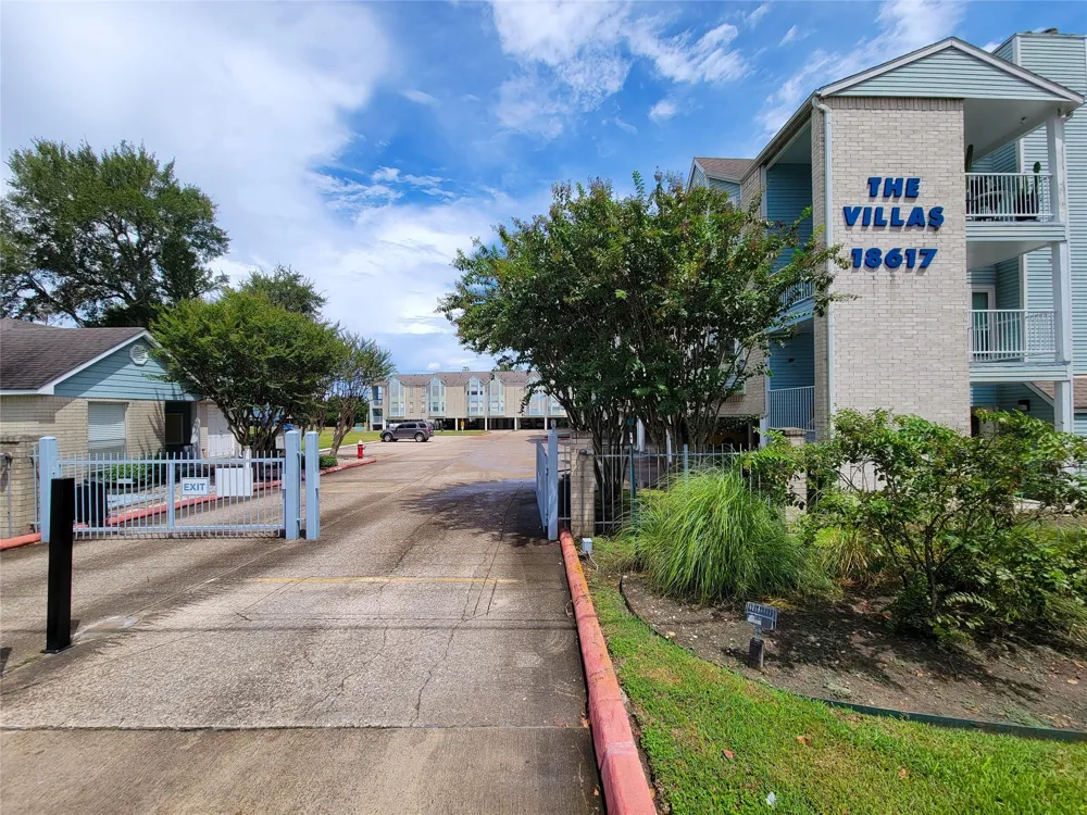 18617 Egret Bay #1010 Webster, TX 77058