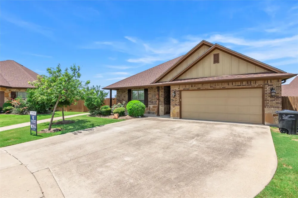 3101 Papa Bear Drive College Station, TX 77845