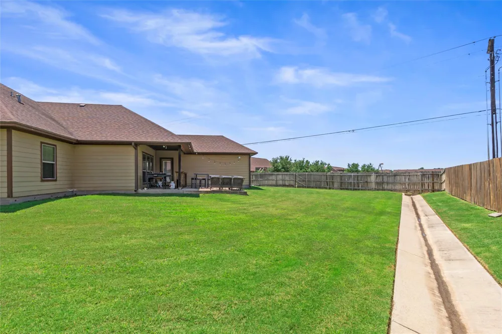 3101 Papa Bear Drive College Station, TX 77845