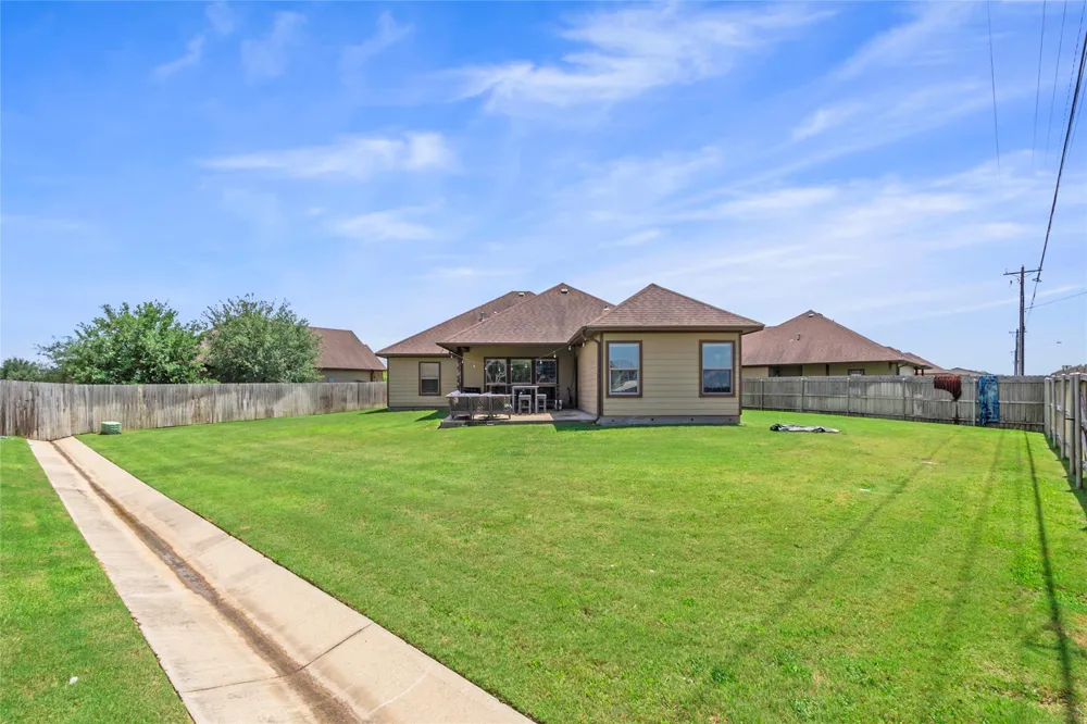 3101 Papa Bear Drive College Station, TX 77845