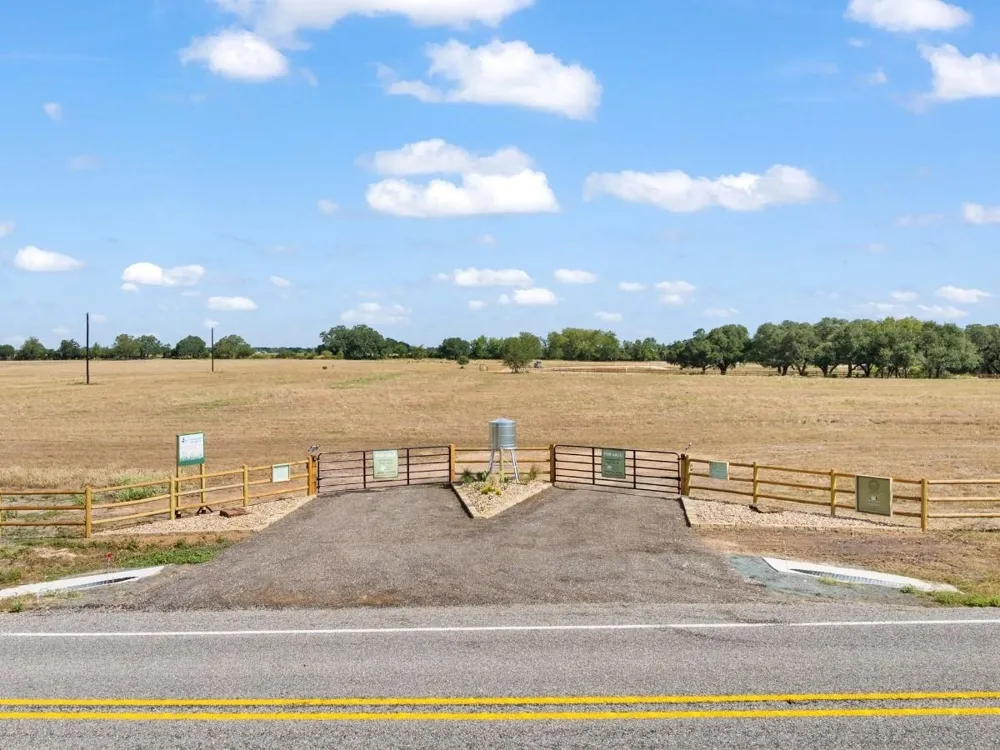 3269 Fm 956 Schulenburg, TX 78956