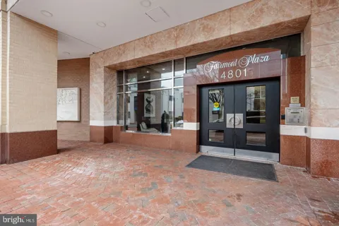 4801 FAIRMONT AVENUE #909