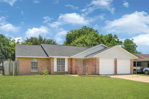 1123 Fallbrook Drive