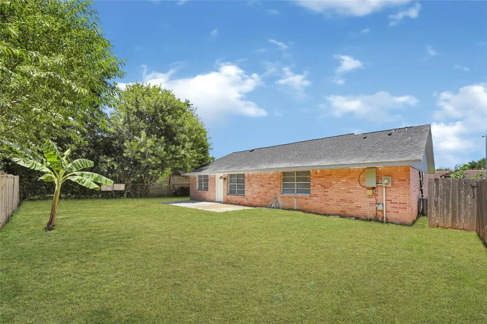 1123 Fallbrook Drive Houston, TX 77038
