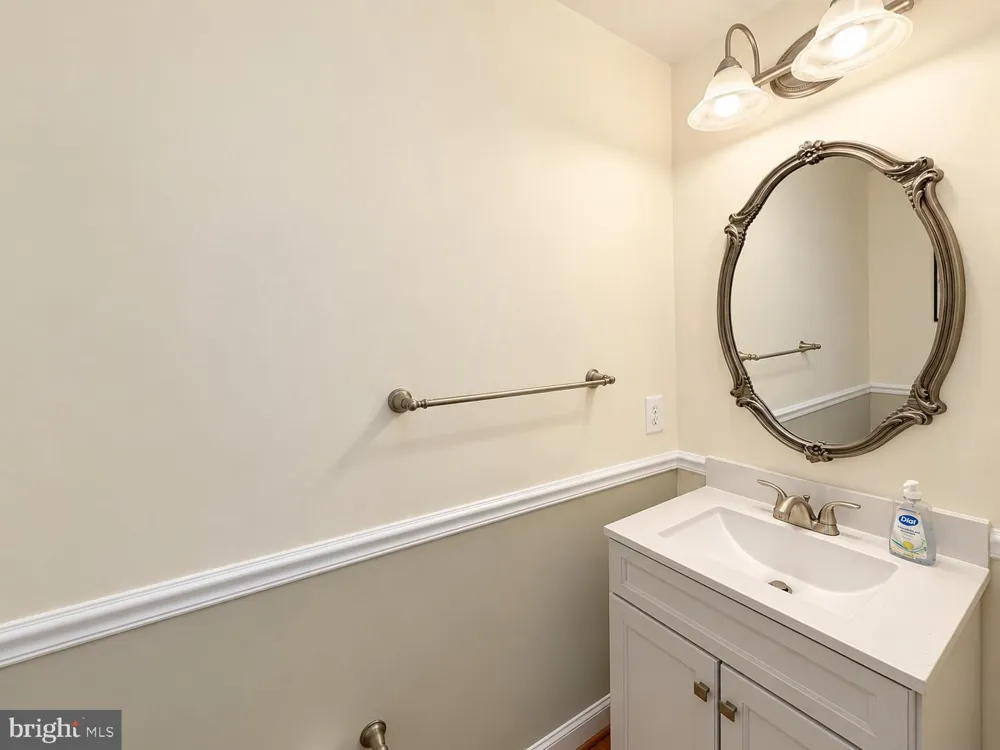 47636 MID SURREY SQUARE Sterling, VA 20165