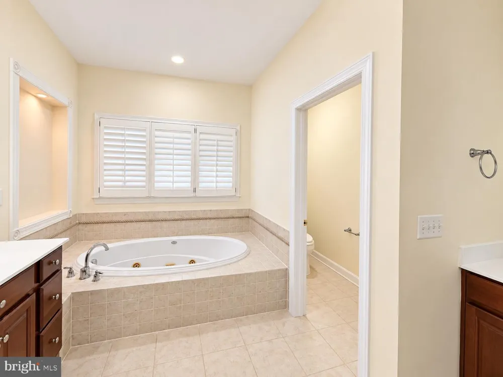 47636 MID SURREY SQUARE Sterling, VA 20165