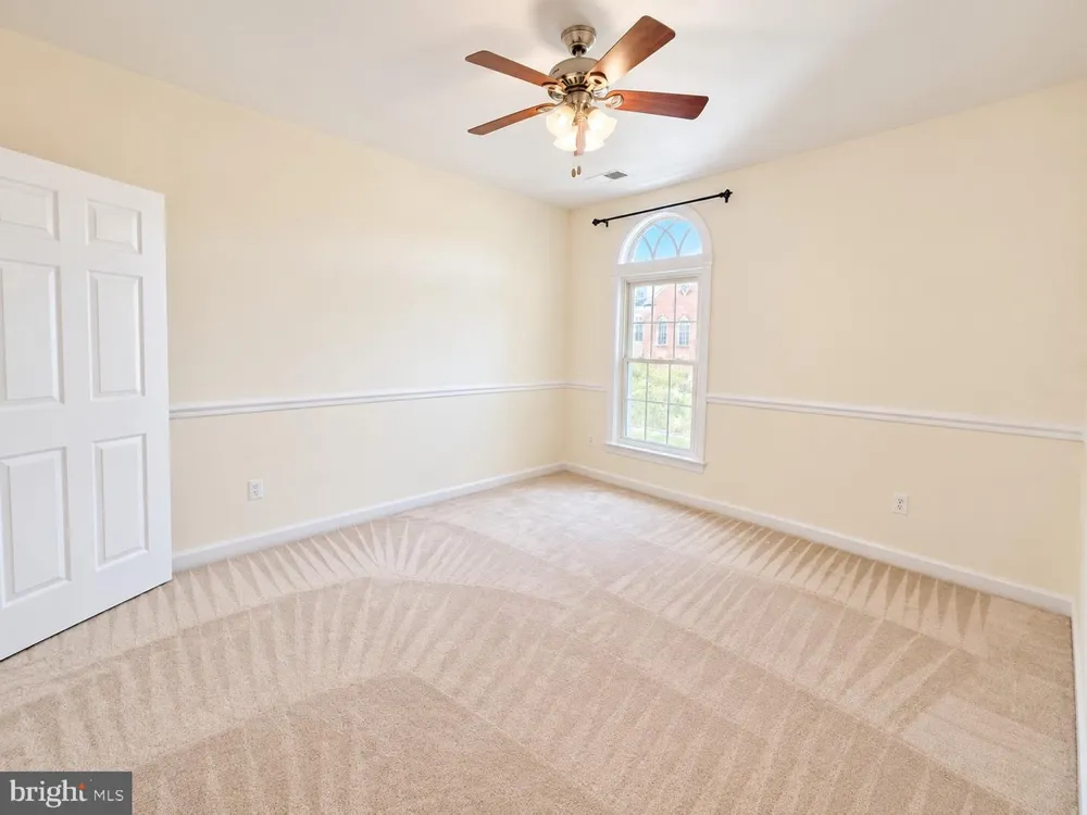 47636 MID SURREY SQUARE Sterling, VA 20165
