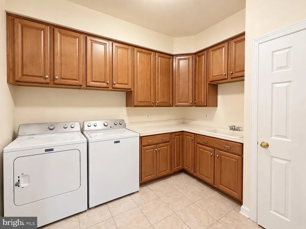 47636 MID SURREY SQUARE Sterling, VA 20165