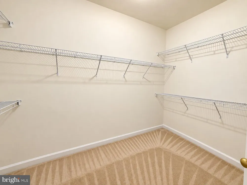 47636 MID SURREY SQUARE Sterling, VA 20165