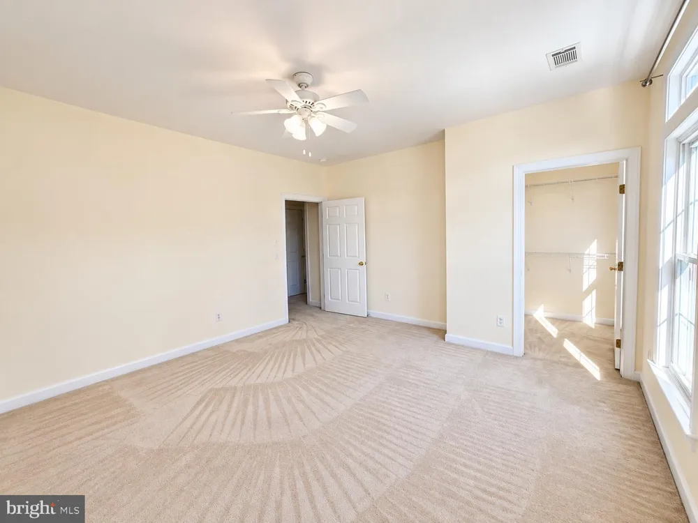 47636 MID SURREY SQUARE Sterling, VA 20165