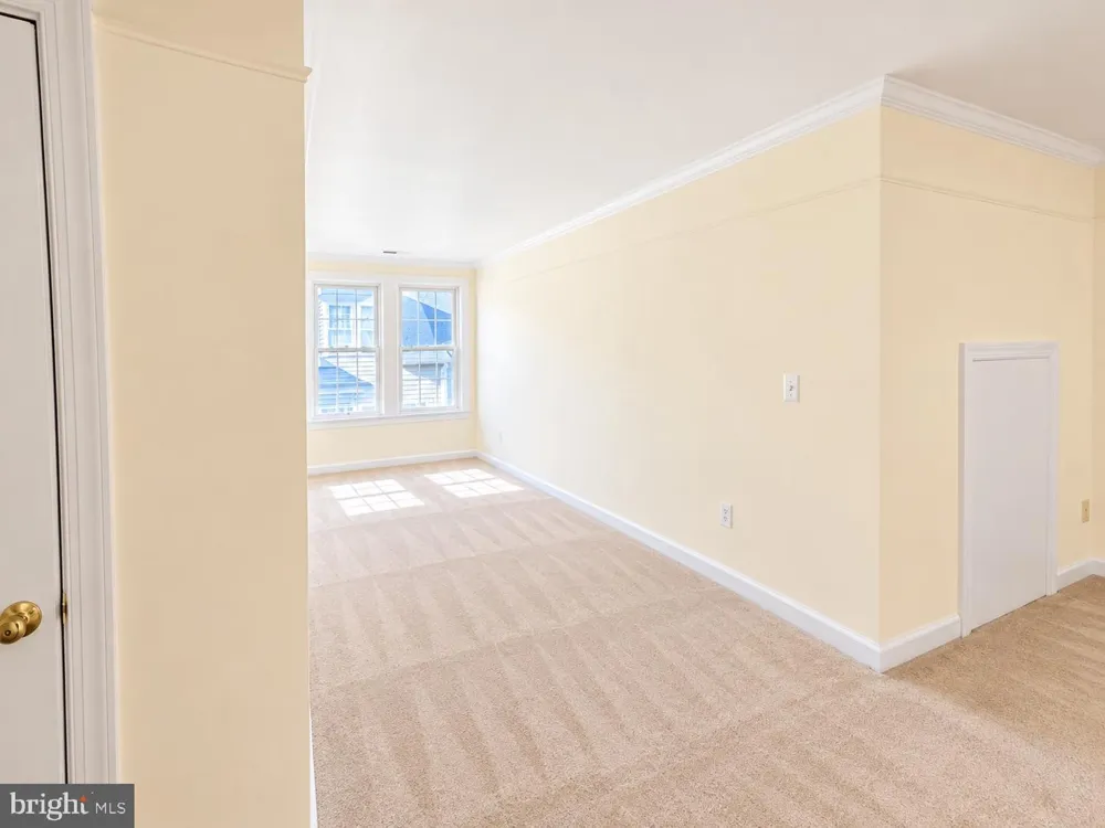 47636 MID SURREY SQUARE Sterling, VA 20165