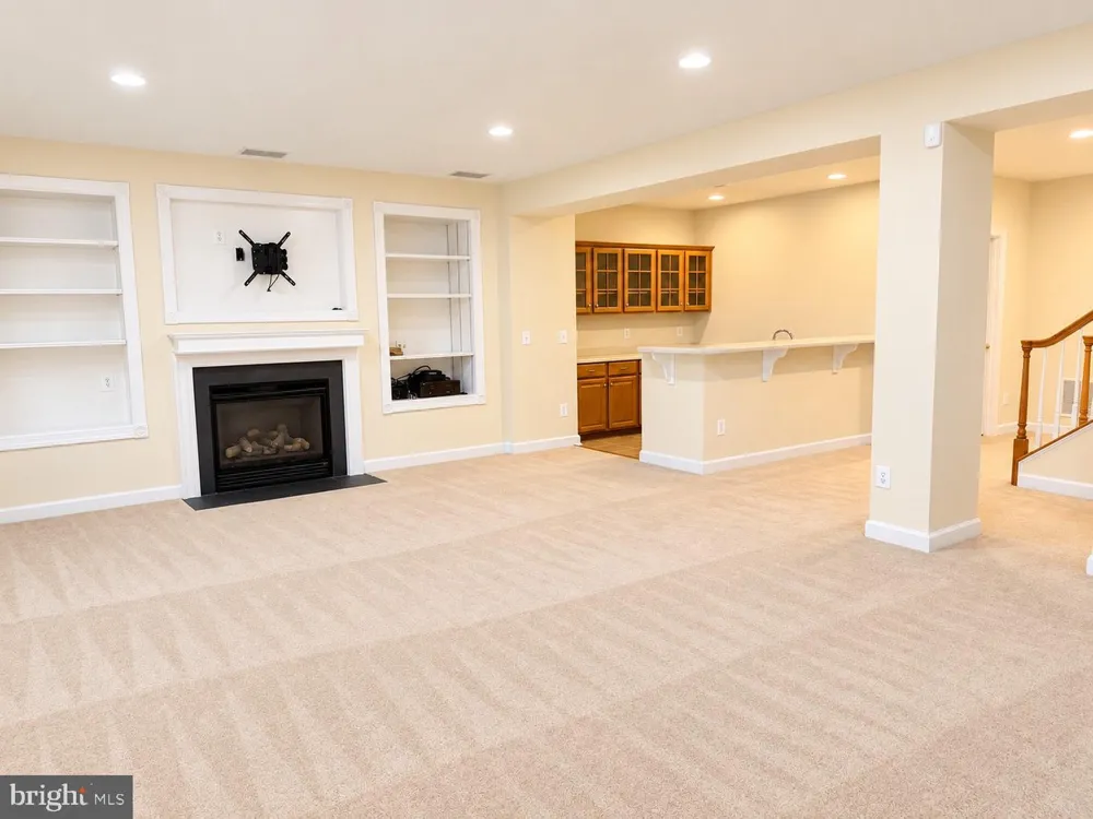47636 MID SURREY SQUARE Sterling, VA 20165