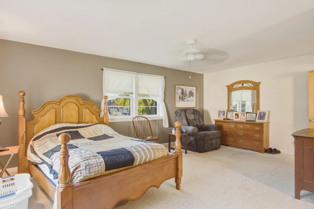 8182 S Youngman Road Greenville, MI 48838