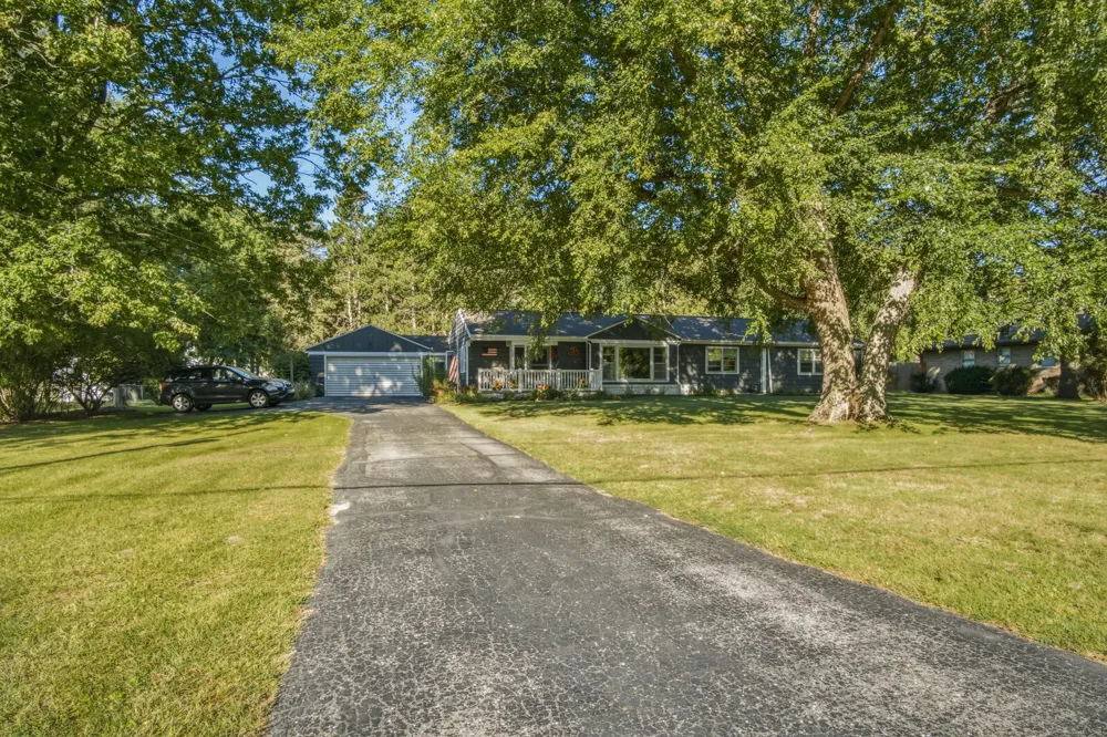 8182 S Youngman Road Greenville, MI 48838