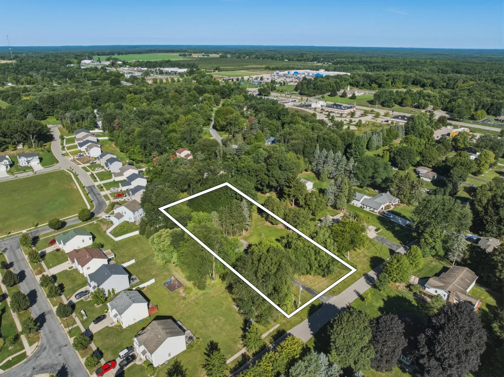 8182 S Youngman Road Greenville, MI 48838