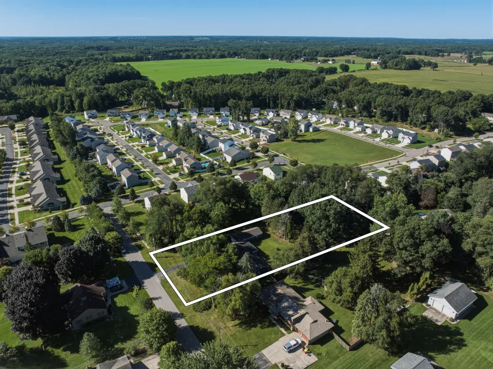 8182 S Youngman Road Greenville, MI 48838