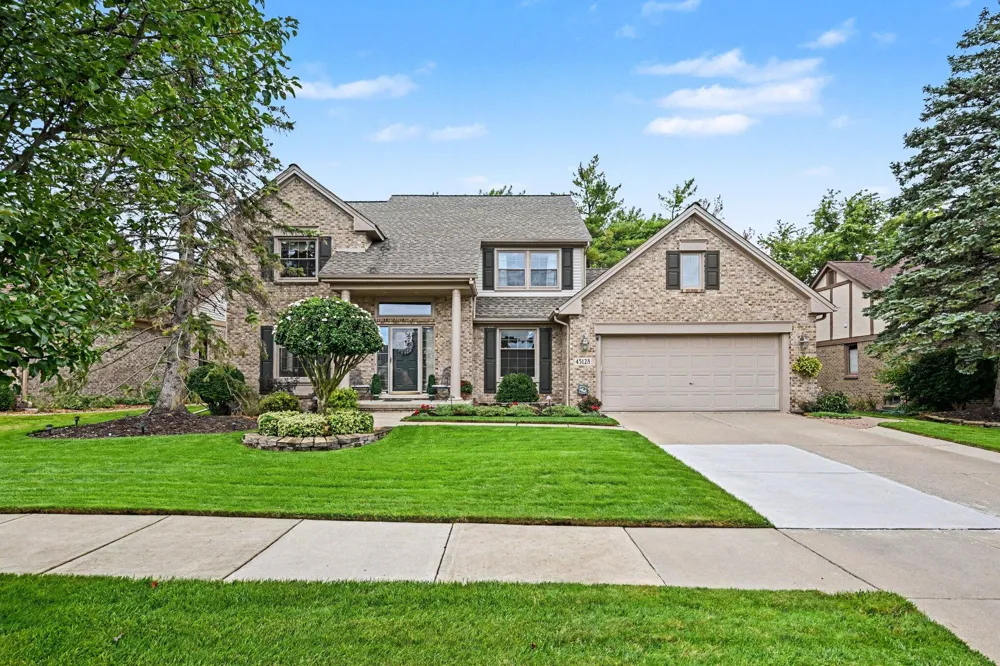 45128 Glengarry Road Canton, MI 48188