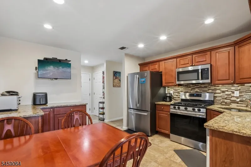 411 Heights Dr Haledon, NJ 07508