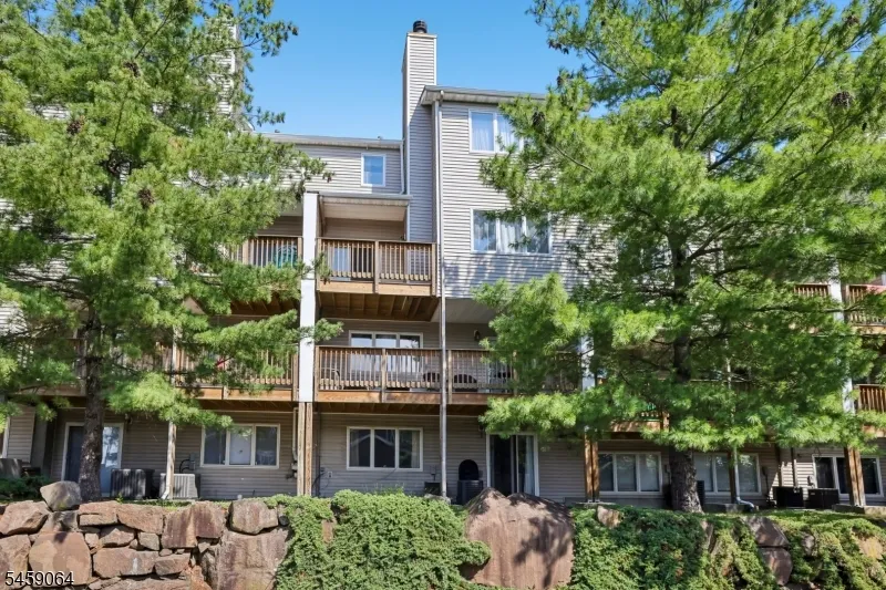 411 Heights Dr Haledon, NJ 07508