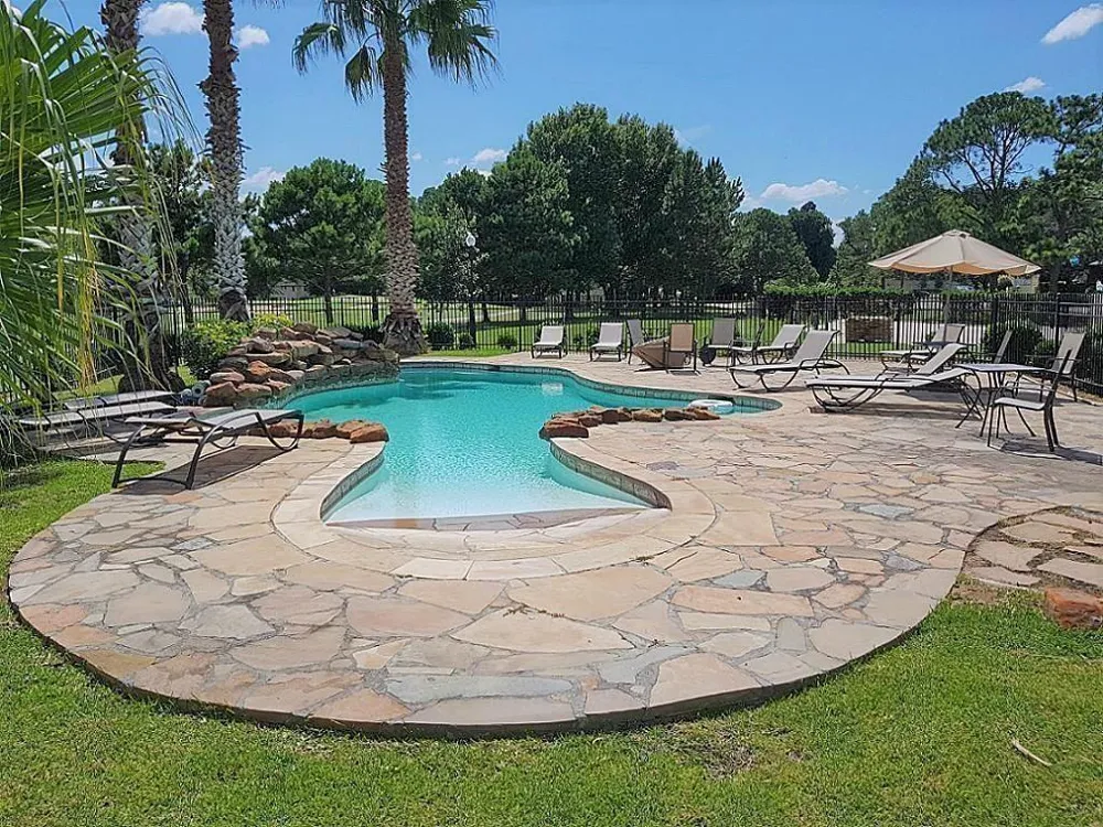 16020 Fountainview Drive #12 Montgomery, TX 77356